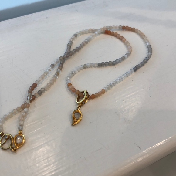 Moonstone necklace with 18k gold and diamond slice pendant - Picture 4 of 7